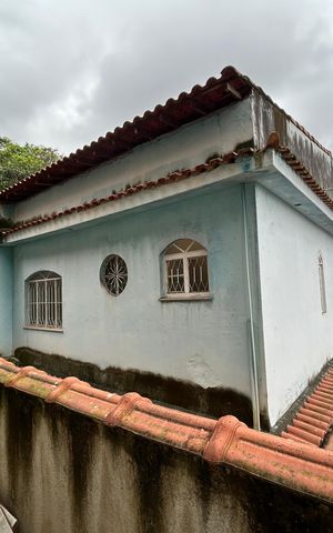 Casa à venda com 323m², 3 quartos e 3 vagasFachada