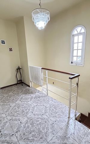 Casa à venda com 323m², 3 quartos e 3 vagasHall dos quartos