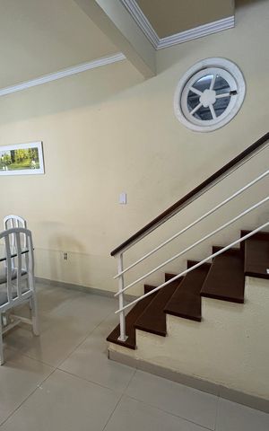Casa à venda com 323m², 3 quartos e 3 vagasSala