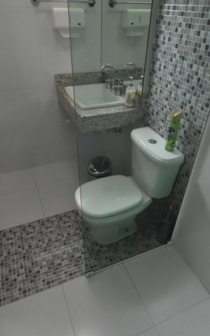Casa à venda com 330m², 3 quartos e 3 vagasBanheiro 4