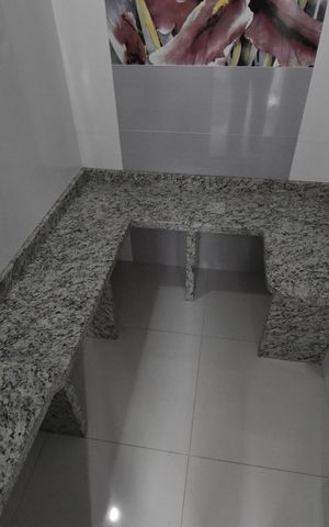 Casa à venda com 330m², 3 quartos e 3 vagasBanheiro 4