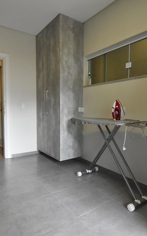 Casa à venda com 330m², 3 quartos e 3 vagasÁrea de Serviço