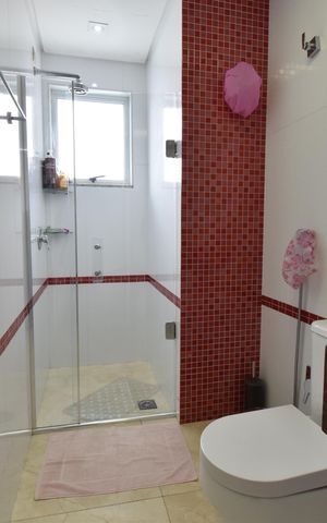 Casa à venda com 330m², 3 quartos e 3 vagasBanheiro 2