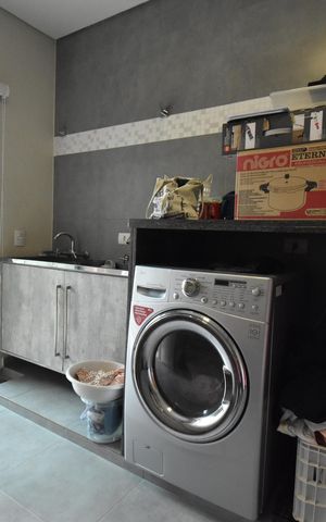 Casa à venda com 330m², 3 quartos e 3 vagasÁrea de Serviço