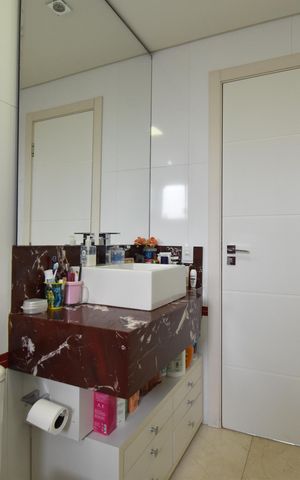 Casa à venda com 330m², 3 quartos e 3 vagasBanheiro 2