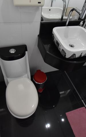 Casa à venda com 330m², 3 quartos e 3 vagasBanheiro 3