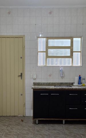 Casa para alugar com 68m², 2 quartos e 2 vagas Casa para alugar com 68m², 2 quartos e 2 vagasCozinha