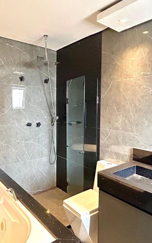 Casa para alugar com 330m², 3 quartos e 6 vagasBanheiro da Suíte