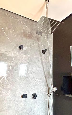 Casa para alugar com 330m², 3 quartos e 6 vagasBanheiro da Suíte