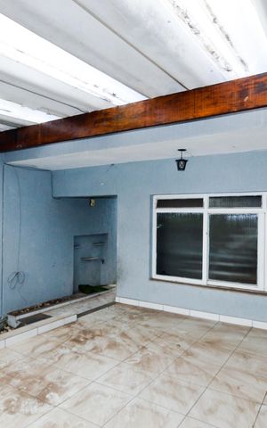 Casa à venda com 238m², 3 quartos e 2 vagasVaranda