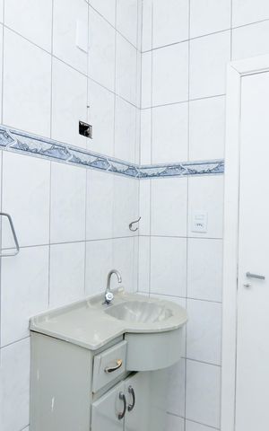 Casa à venda com 238m², 3 quartos e 2 vagasBanheiro Social