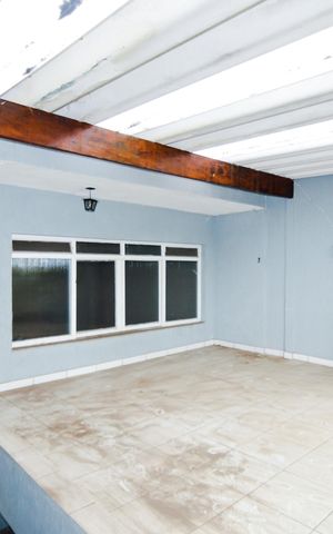 Casa à venda com 238m², 3 quartos e 2 vagasVaranda