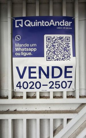 Casa à venda com 238m², 3 quartos e 2 vagas Casa à venda com 238m², 3 quartos e 2 vagasPlaca