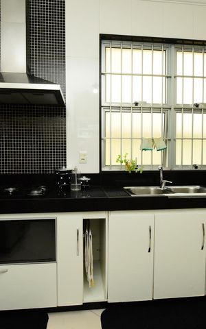 Casa à venda com 360m², 3 quartos e 3 vagas Casa à venda com 360m², 3 quartos e 3 vagasCozinha