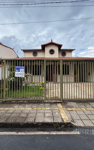 Casa à venda com 360m², 3 quartos e 3 vagas Casa à venda com 360m², 3 quartos e 3 vagasPlaca instalada no dia 23-10-2026, com o codigo UESU-266
