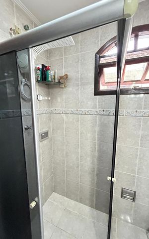 Casa à venda com 444m², 4 quartos e 2 vagasBanheiro