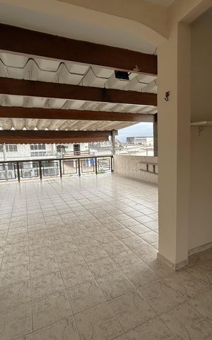 Casa à venda com 444m², 4 quartos e 2 vagasTerraço