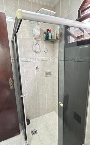 Casa à venda com 444m², 4 quartos e 2 vagasBanheiro