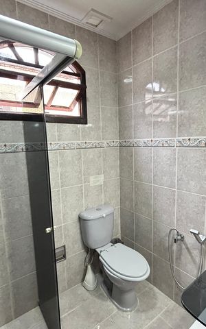 Casa à venda com 444m², 4 quartos e 2 vagasBanheiro