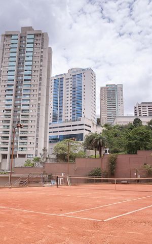 Apartamento à venda com 113m², 3 quartos e 3 vagas Apartamento à venda com 113m², 3 quartos e 3 vagasÁrea comum - Quadra de Tênis