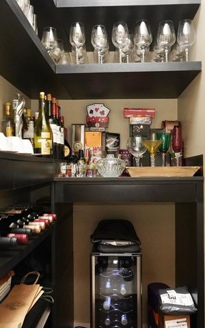 Apartamento à venda com 113m², 3 quartos e 3 vagas Apartamento à venda com 113m², 3 quartos e 3 vagasSala - Adega