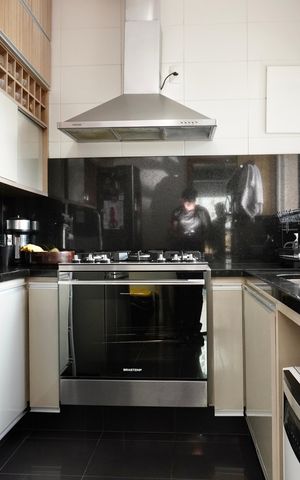 Apartamento à venda com 113m², 3 quartos e 3 vagas Apartamento à venda com 113m², 3 quartos e 3 vagasCozinha e Área de Serviço