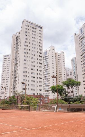Apartamento à venda com 113m², 3 quartos e 3 vagas Apartamento à venda com 113m², 3 quartos e 3 vagasÁrea comum - Quadra de Tênis