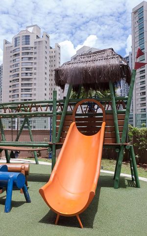 Apartamento à venda com 113m², 3 quartos e 3 vagas Apartamento à venda com 113m², 3 quartos e 3 vagasÁrea comum - Playground