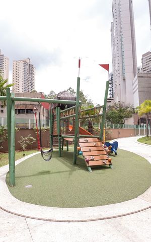 Apartamento à venda com 113m², 3 quartos e 3 vagas Apartamento à venda com 113m², 3 quartos e 3 vagasÁrea comum - Playground