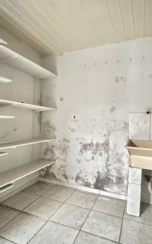 Casa à venda com 70m², 2 quartos e 3 vagas Casa à venda com 70m², 2 quartos e 3 vagasÁrea de Serviço