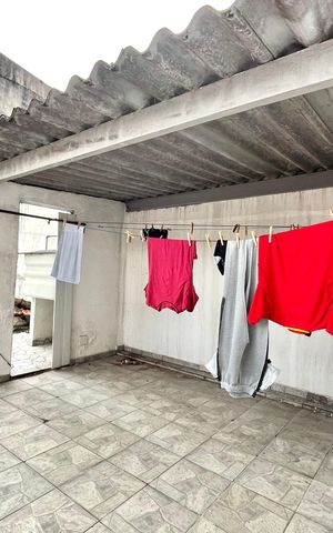 Casa à venda com 70m², 2 quartos e 3 vagas Casa à venda com 70m², 2 quartos e 3 vagasÁrea externa