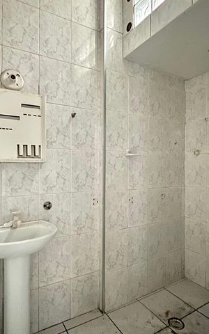 Casa à venda com 70m², 2 quartos e 3 vagas Casa à venda com 70m², 2 quartos e 3 vagasBanheiro