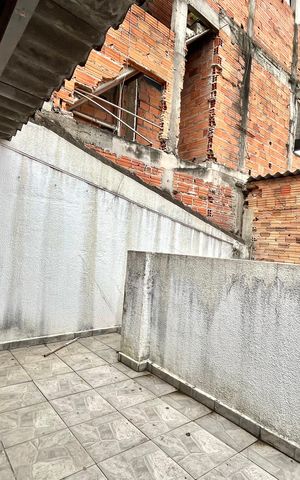Casa à venda com 70m², 2 quartos e 3 vagas Casa à venda com 70m², 2 quartos e 3 vagasÁrea externa