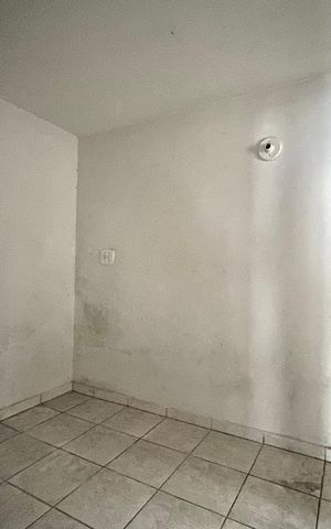 Casa à venda com 70m², 2 quartos e 3 vagas Casa à venda com 70m², 2 quartos e 3 vagasQuarto 3