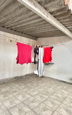 Casa à venda com 70m², 2 quartos e 3 vagas Casa à venda com 70m², 2 quartos e 3 vagasÁrea externa