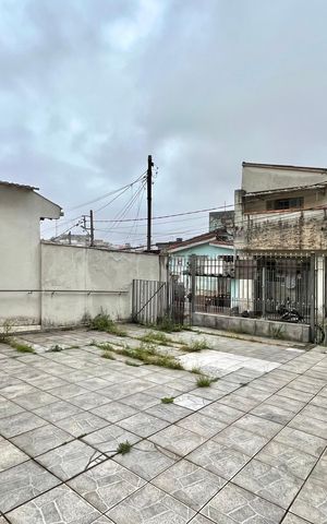 Casa à venda com 70m², 2 quartos e 3 vagas Casa à venda com 70m², 2 quartos e 3 vagasGaragem