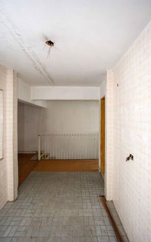 Casa à venda com 136m², 3 quartos e 1 vagaÁrea de Serviço