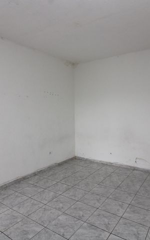 Casa para alugar com 30m², 1 quarto e 1 vagaSala / Cozinha