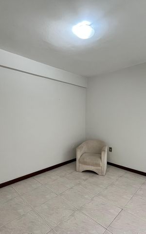 Casa de condomínio à venda com 300m², 5 quartos e 2 vagas Casa de condomínio à venda com 300m², 5 quartos e 2 vagasQuarto 1