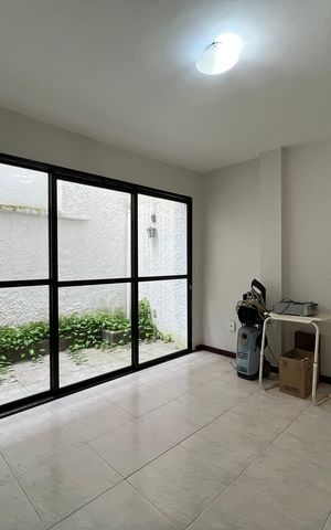 Casa de condomínio à venda com 300m², 5 quartos e 2 vagas Casa de condomínio à venda com 300m², 5 quartos e 2 vagasQuarto 1