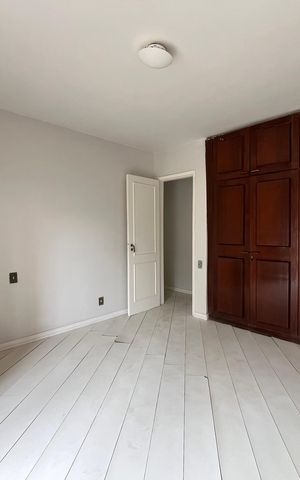 Casa de condomínio à venda com 300m², 5 quartos e 2 vagas Casa de condomínio à venda com 300m², 5 quartos e 2 vagasQuarto 2