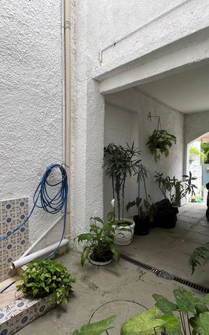 Casa de condomínio à venda com 300m², 5 quartos e 2 vagas Casa de condomínio à venda com 300m², 5 quartos e 2 vagasGaragem