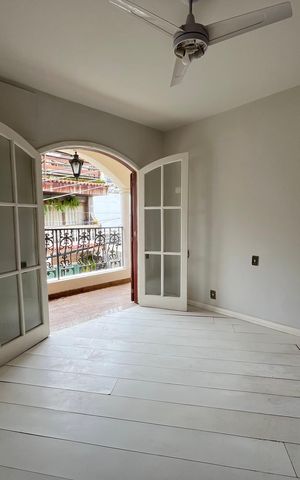 Casa de condomínio à venda com 300m², 5 quartos e 2 vagas Casa de condomínio à venda com 300m², 5 quartos e 2 vagasQuarto 3