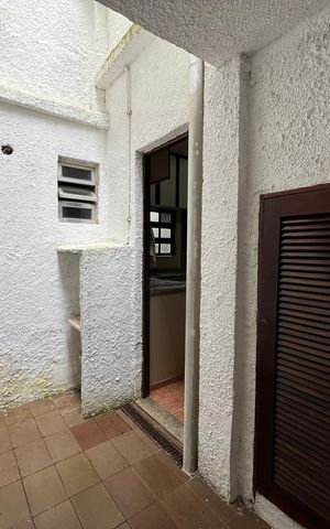 Casa de condomínio à venda com 300m², 5 quartos e 2 vagas Casa de condomínio à venda com 300m², 5 quartos e 2 vagasÁrea de Serviço