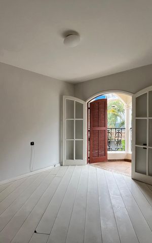 Casa de condomínio à venda com 300m², 5 quartos e 2 vagas Casa de condomínio à venda com 300m², 5 quartos e 2 vagasQuarto 2