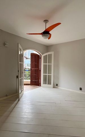 Casa de condomínio à venda com 300m², 5 quartos e 2 vagas Casa de condomínio à venda com 300m², 5 quartos e 2 vagasQuarto suíte 1