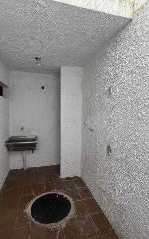 Casa de condomínio à venda com 300m², 5 quartos e 2 vagas Casa de condomínio à venda com 300m², 5 quartos e 2 vagasÁrea de Serviço