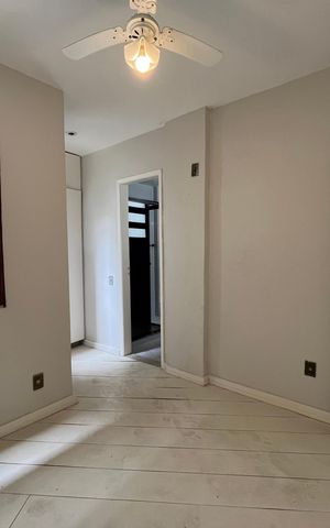 Casa de condomínio à venda com 300m², 5 quartos e 2 vagas Casa de condomínio à venda com 300m², 5 quartos e 2 vagasQuarto Suíte 2