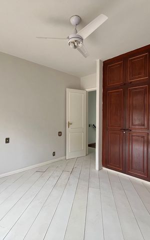 Casa de condomínio à venda com 300m², 5 quartos e 2 vagas Casa de condomínio à venda com 300m², 5 quartos e 2 vagasQuarto 3