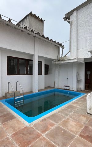 Casa de condomínio à venda com 300m², 5 quartos e 2 vagas Casa de condomínio à venda com 300m², 5 quartos e 2 vagasPiscina